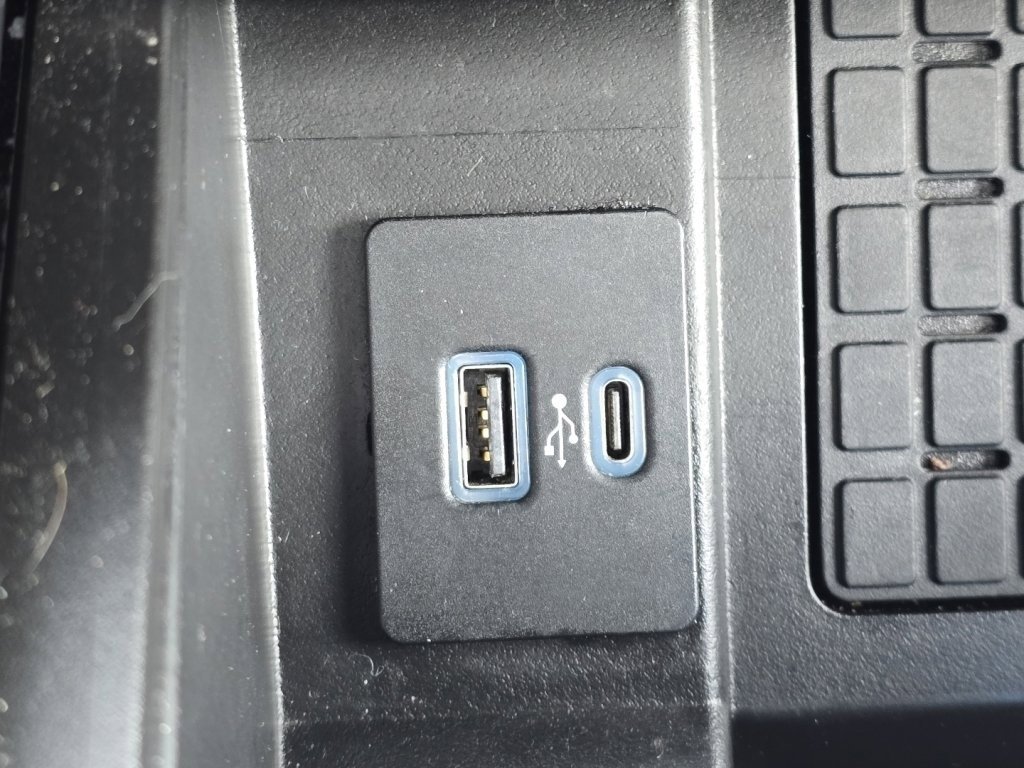 Used 2023 Ford Expedition Limited image 9