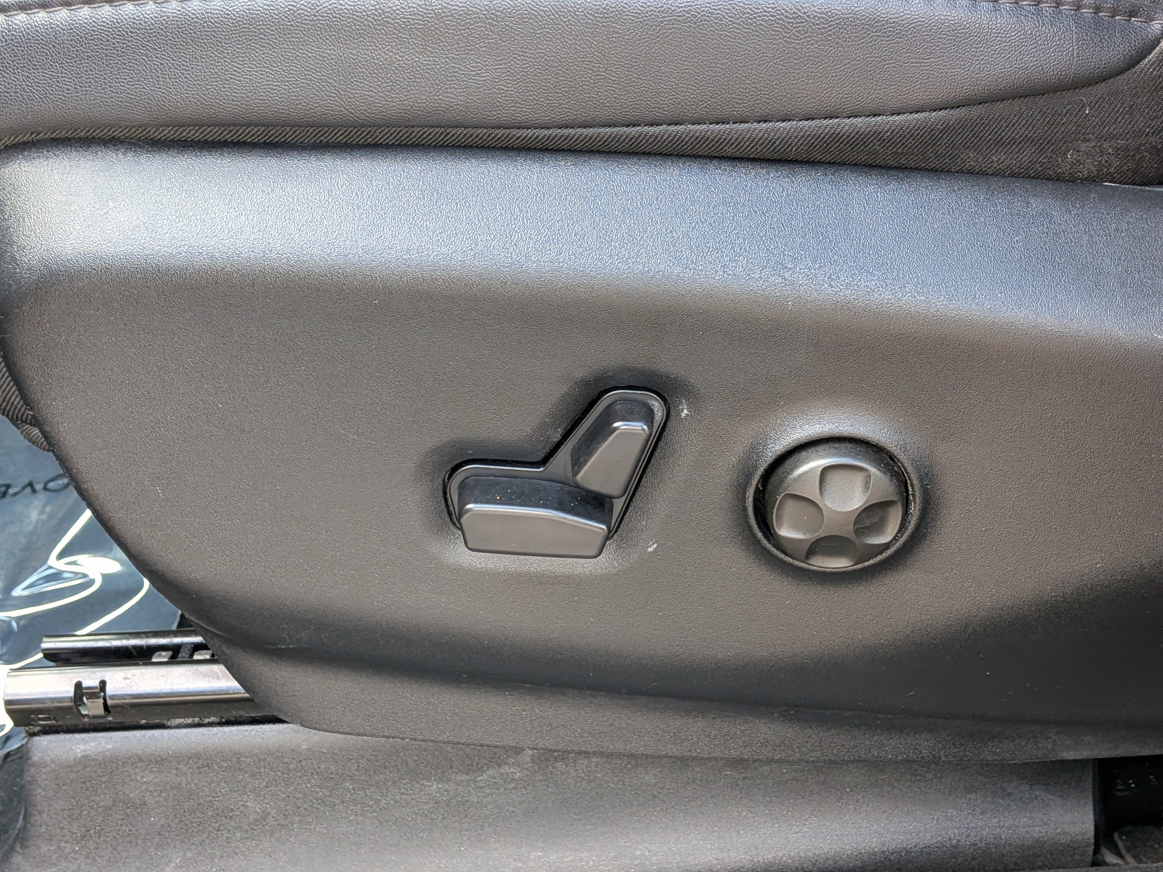 Used 2025 Chrysler Pacifica Select FWD image 23