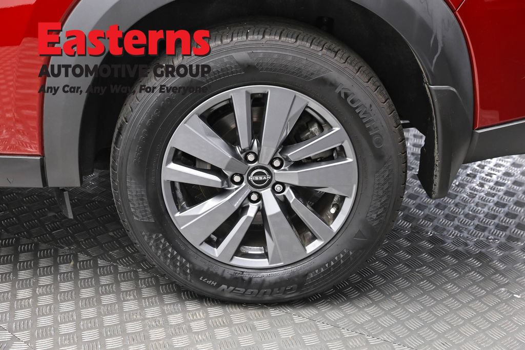 Used 2024 Nissan Pathfinder SV AWD/4WD image 8