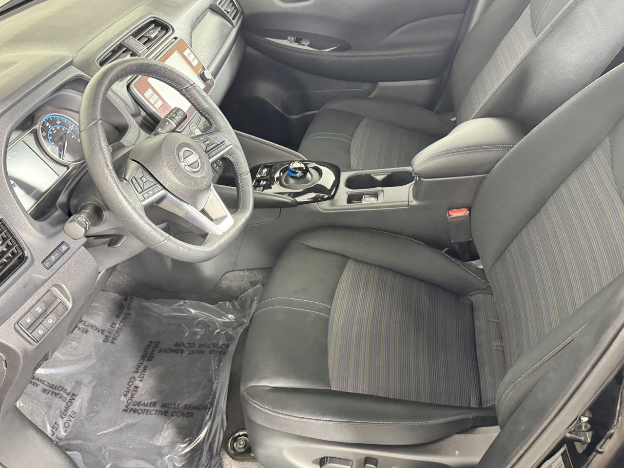 Used 2025 Nissan Leaf SV Plus image 11