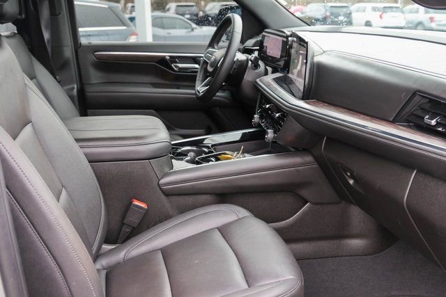 Used 2025 Chevrolet Tahoe LT image 18