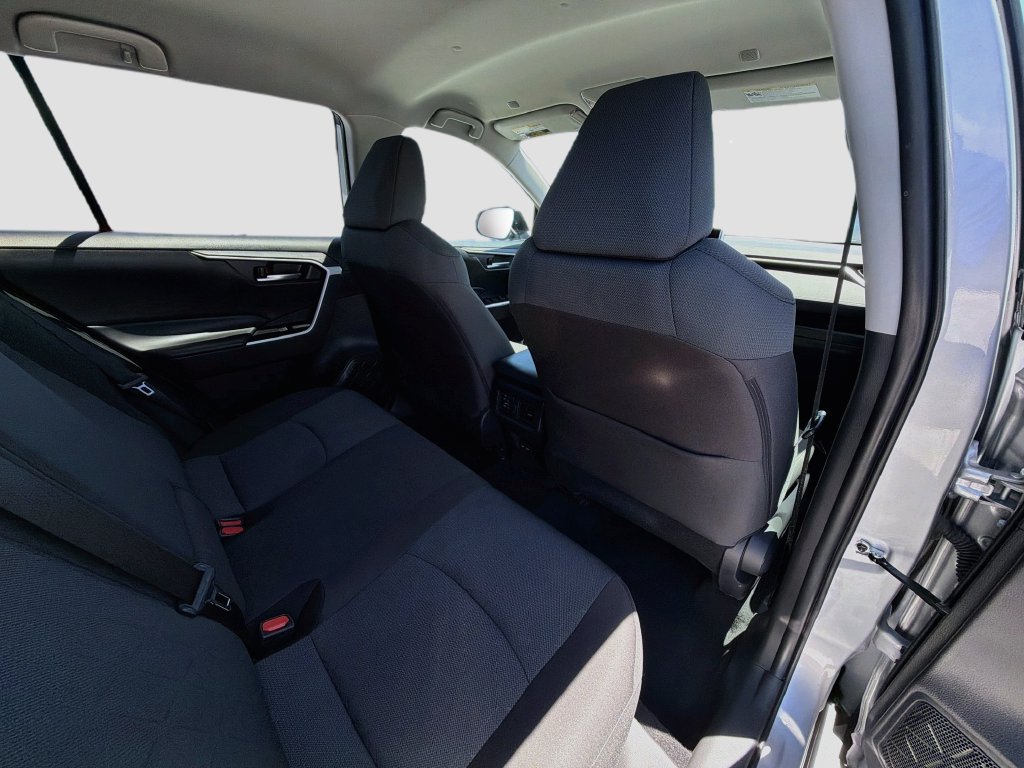 Used 2025 Toyota RAV4 XLE FWD image 29