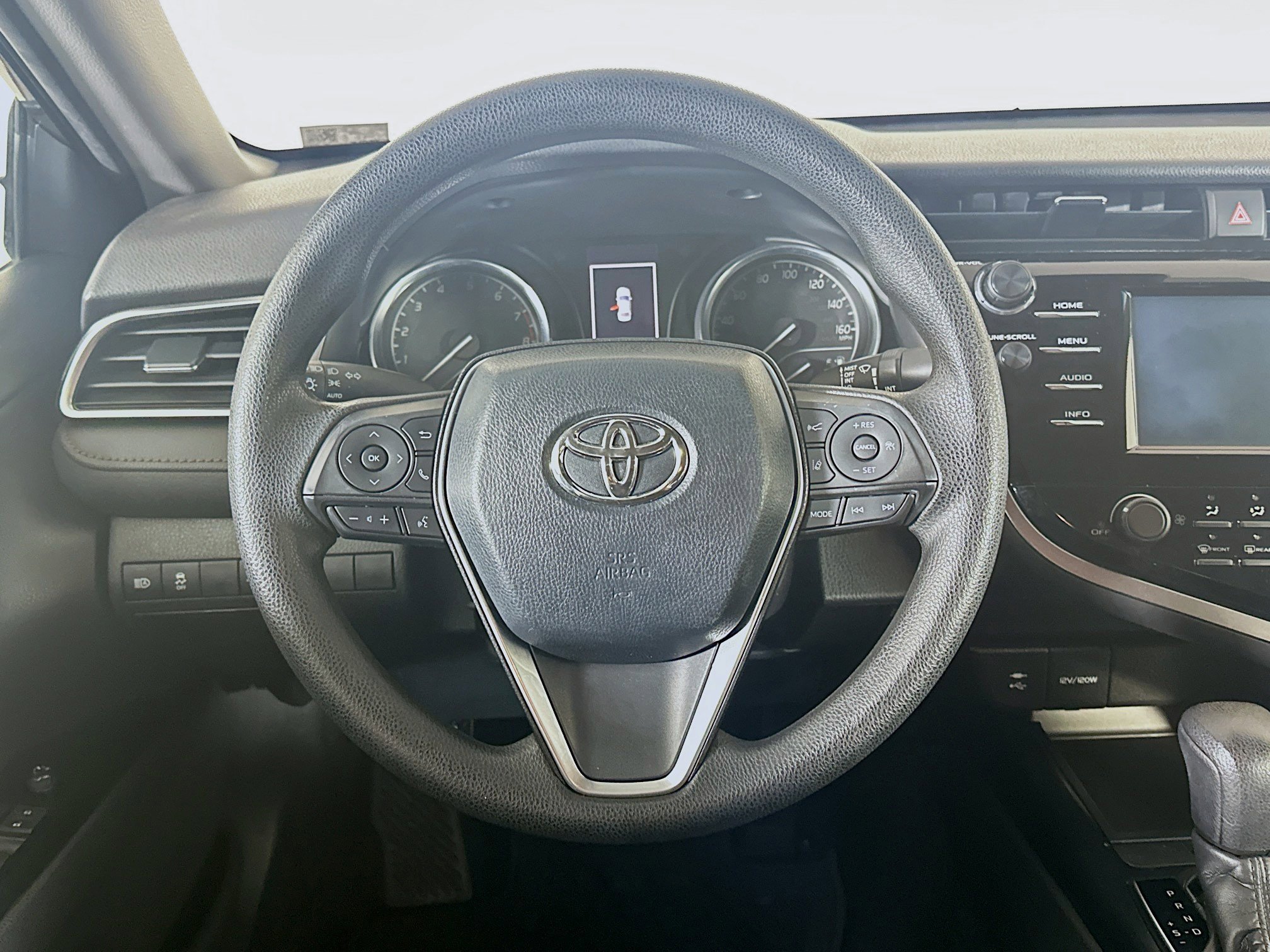 Used 2018 Toyota Camry LE image 17