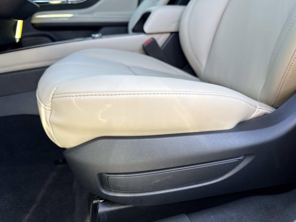 New 2026 Lincoln Corsair Premiere image 20