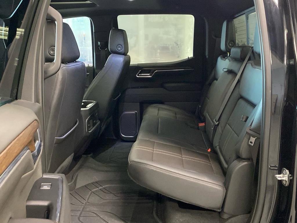 Used 2023 Chevrolet Silverado 1500 High Country w/ High Country Premium Package image 15