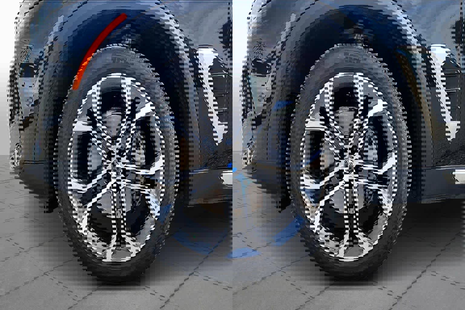 Used 2026 BMW X5 sDrive40i w/ Executive Package image 10