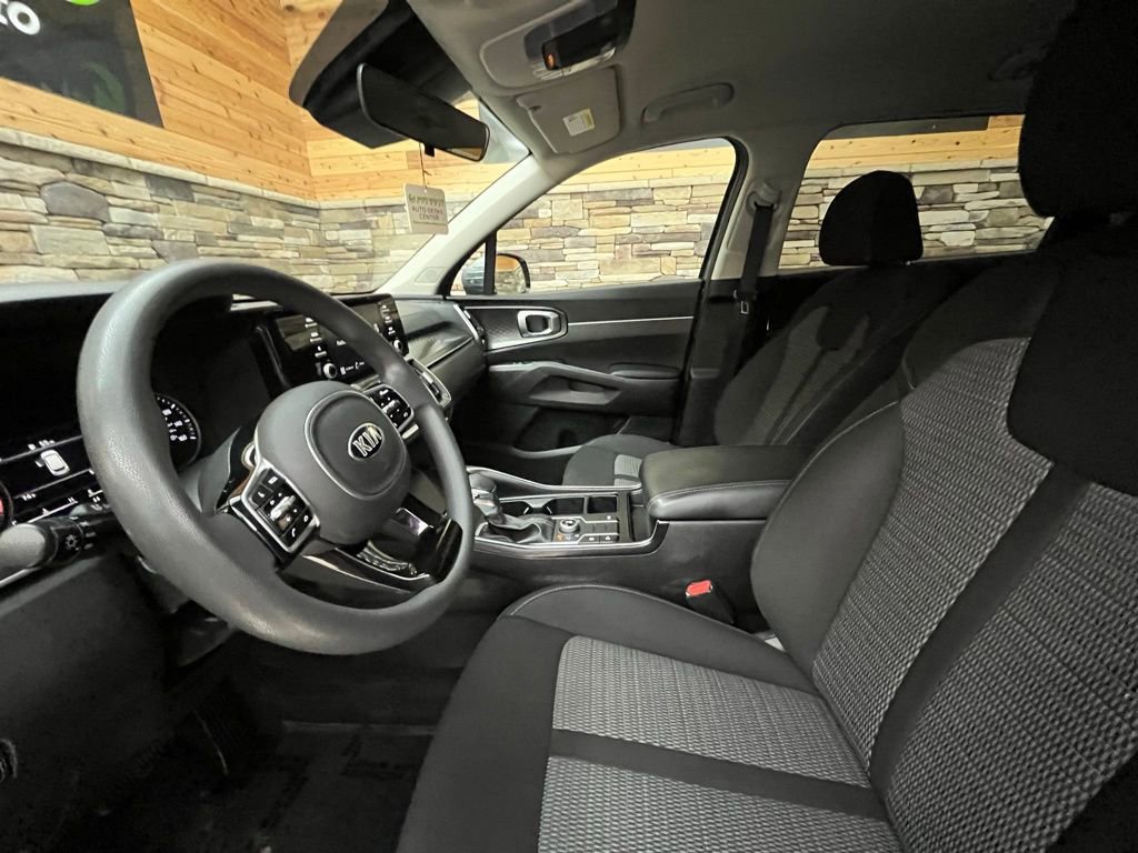Used 2021 Kia Sorento LX image 12
