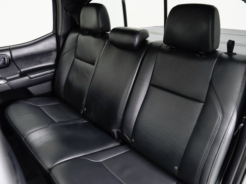 Used 2021 Toyota Tacoma Limited image 18