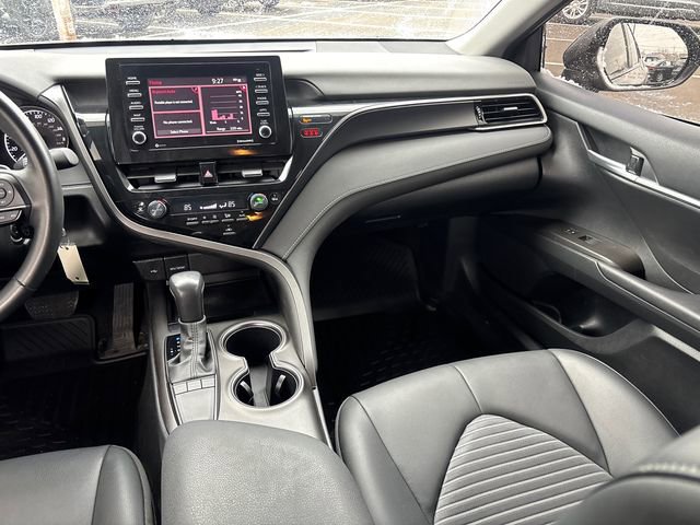 Used 2024 Toyota Camry SE image 10