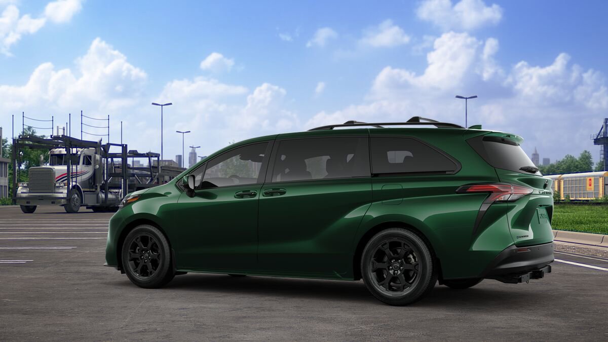 New 2025 Toyota Sienna XLE Woodland Edition image 5