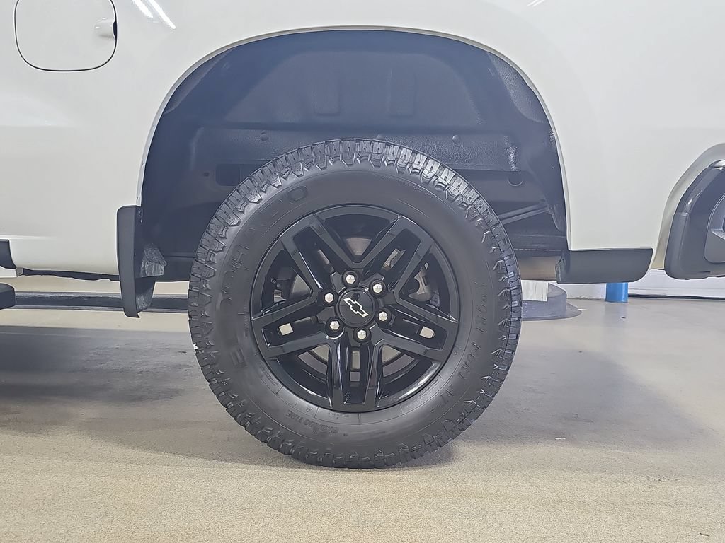 Certified 2022 Chevrolet Silverado 1500 Custom Trail Boss w/ LPO, Dark Essentials Package AWD/4WD image 37