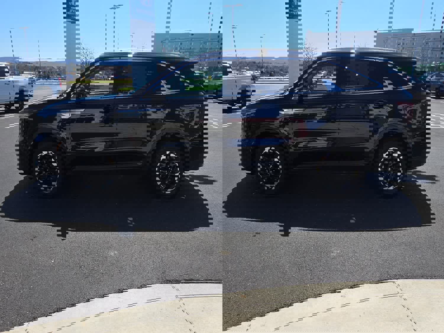 Used 2024 Kia Sorento S image 3