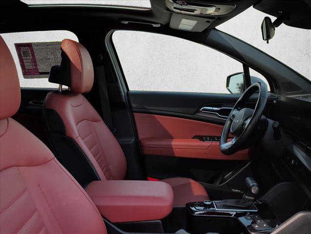 Used 2025 Kia Sportage SX image 24