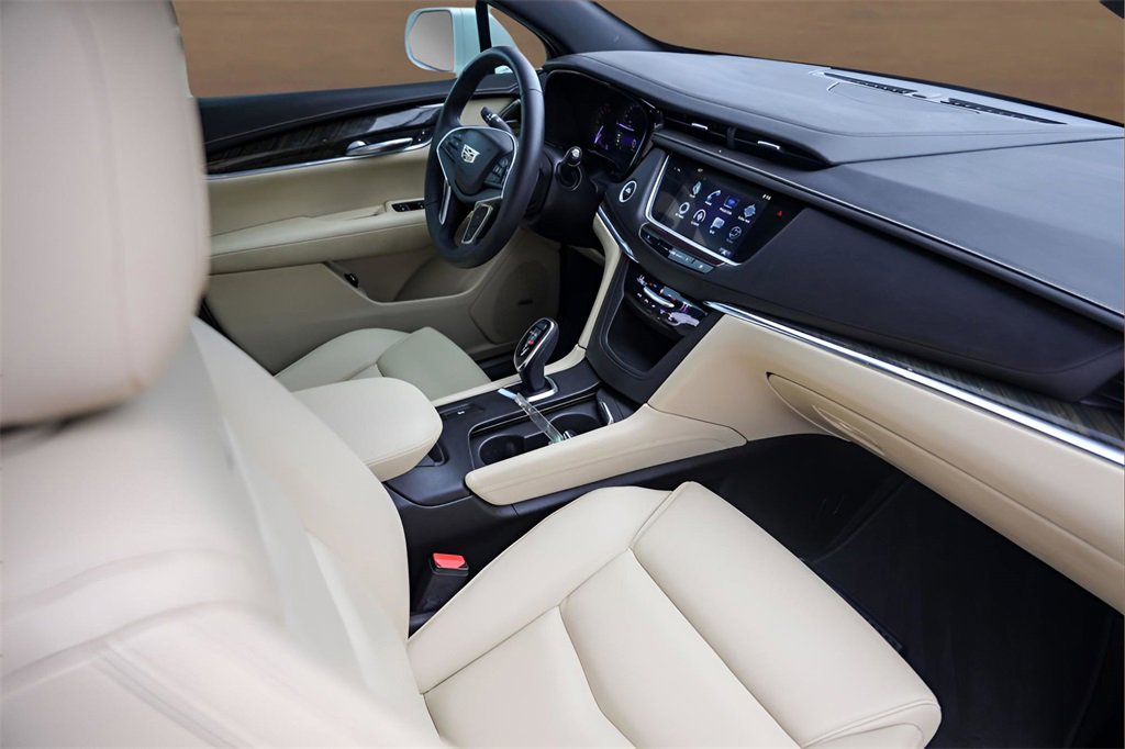 Used 2017 Cadillac XT5 FWD image 30