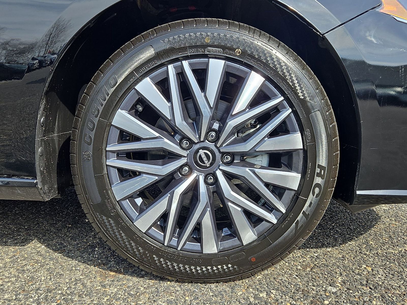 Used 2025 Nissan Altima 2.5 SV image 32