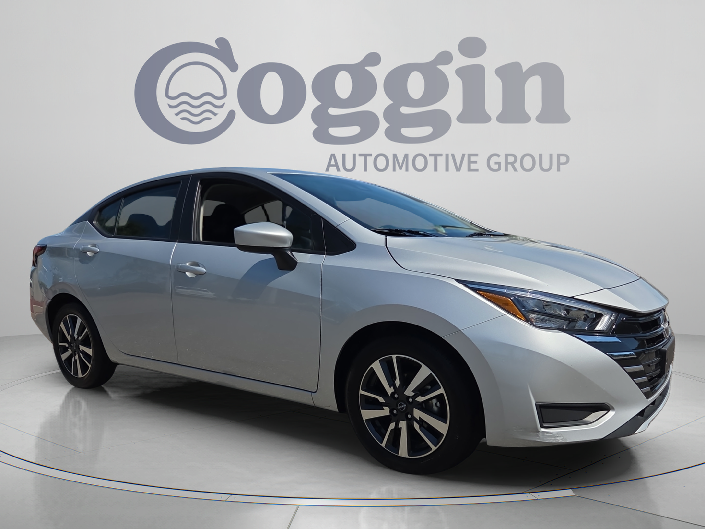Used 2025 Nissan Versa SV FWD image 7