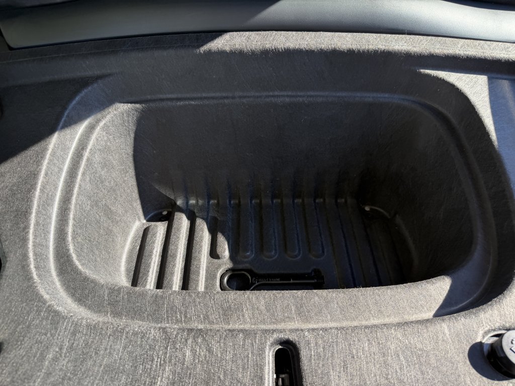 Used 2026 Tesla Model Y 2WD image 46