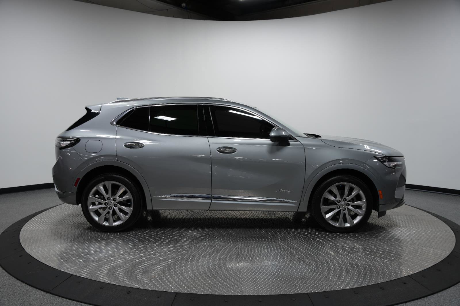 Used 2023 Buick Envision Avenir image 9