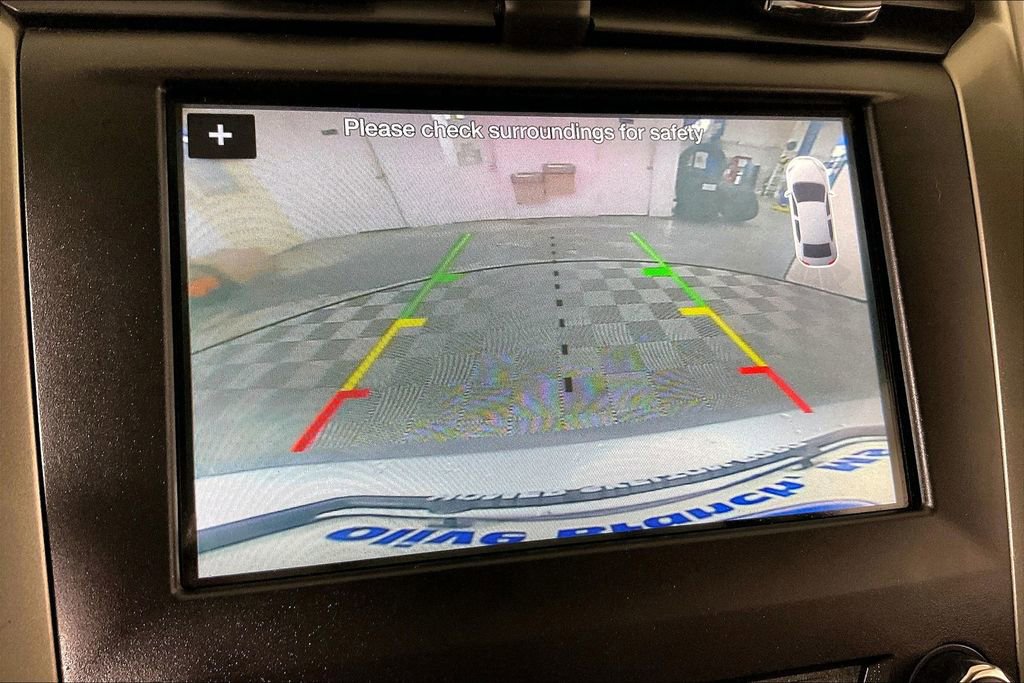 Used 2017 Ford Fusion SE w/ Equipment Group 201A image 19