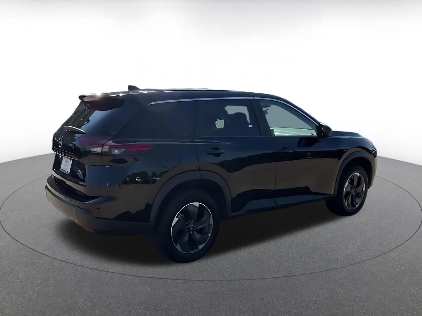 Used 2025 Nissan Rogue SV AWD/4WD image 15