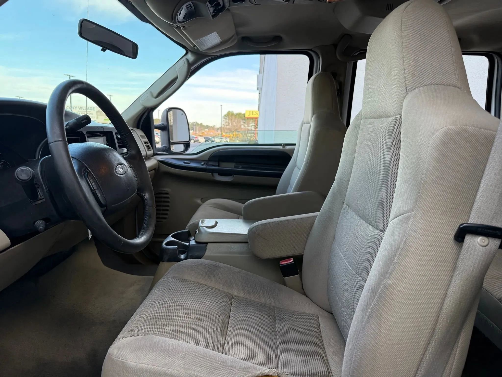 Used 2005 Ford Excursion XLS image 2