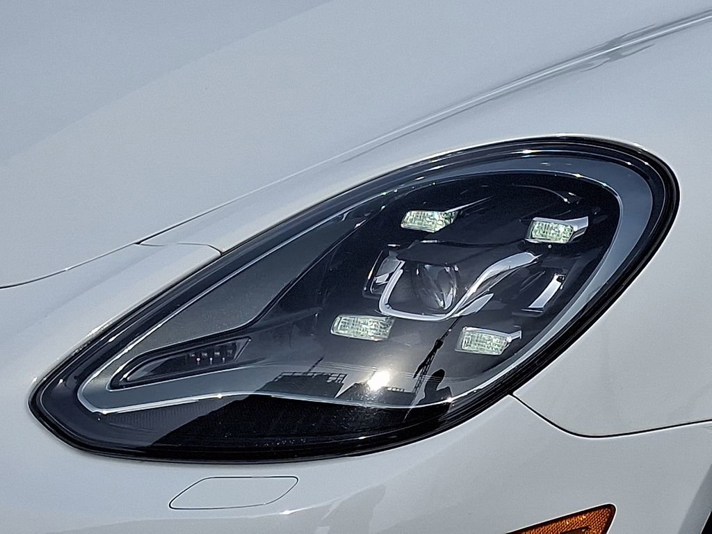 Used 2019 Porsche Panamera 4 image 11