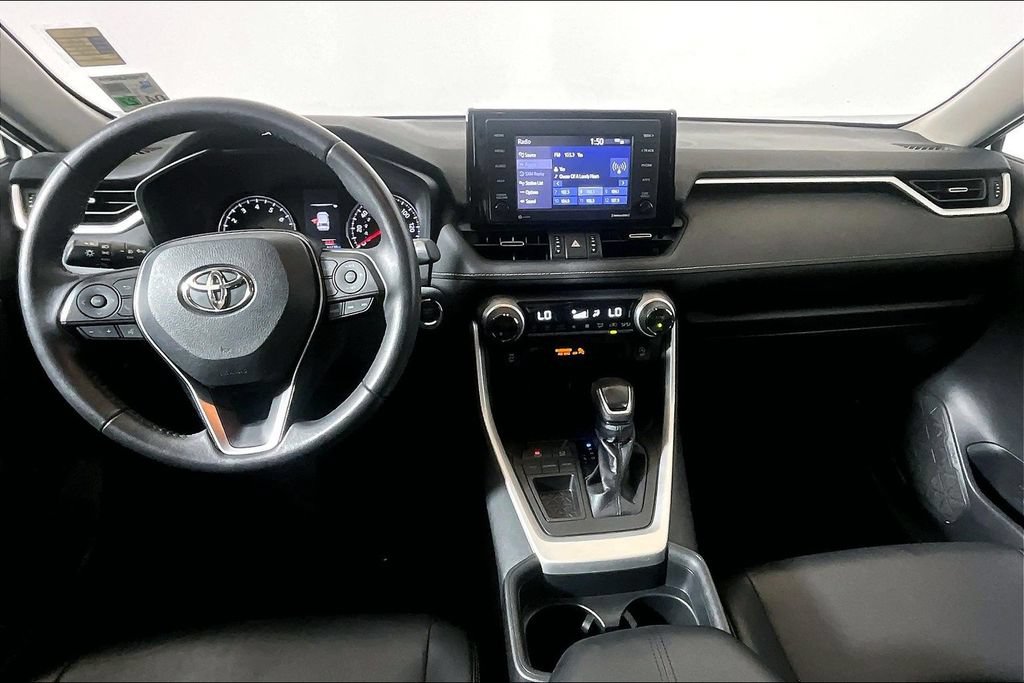 Used 2020 Toyota RAV4 XLE Premium FWD image 11
