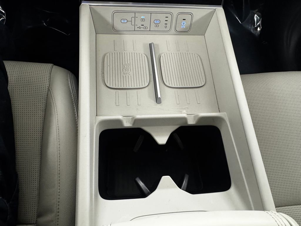 Used 2024 Hyundai Santa Fe Limited image 31