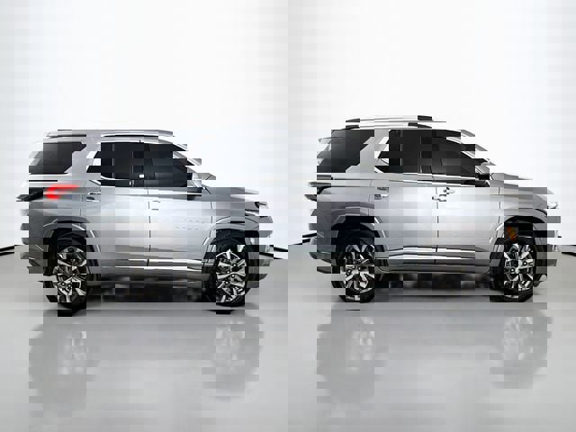 Used 2023 Chevrolet Traverse Premier image 10