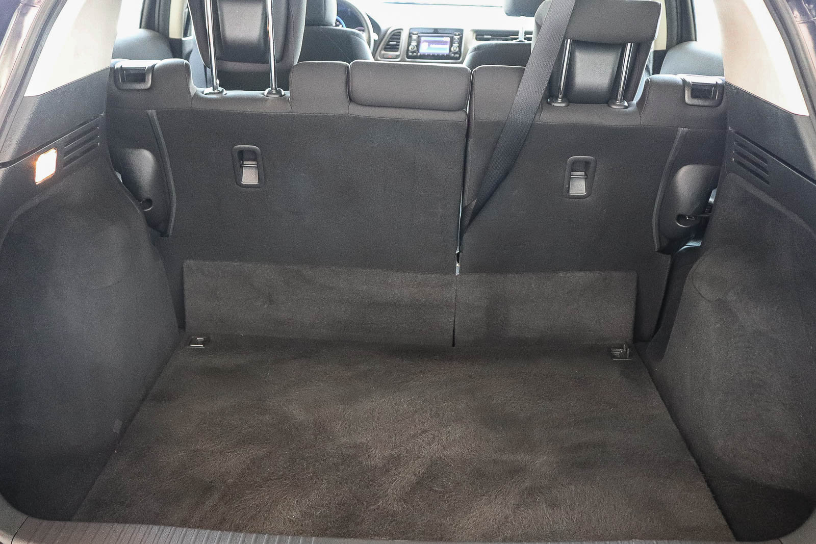 Used 2017 Honda HR-V LX image 30