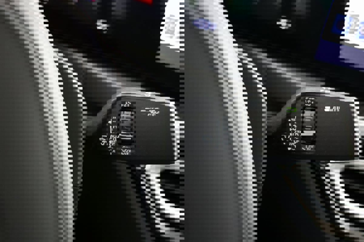 Used 2024 BMW M2 w/ Lighting Package image 26