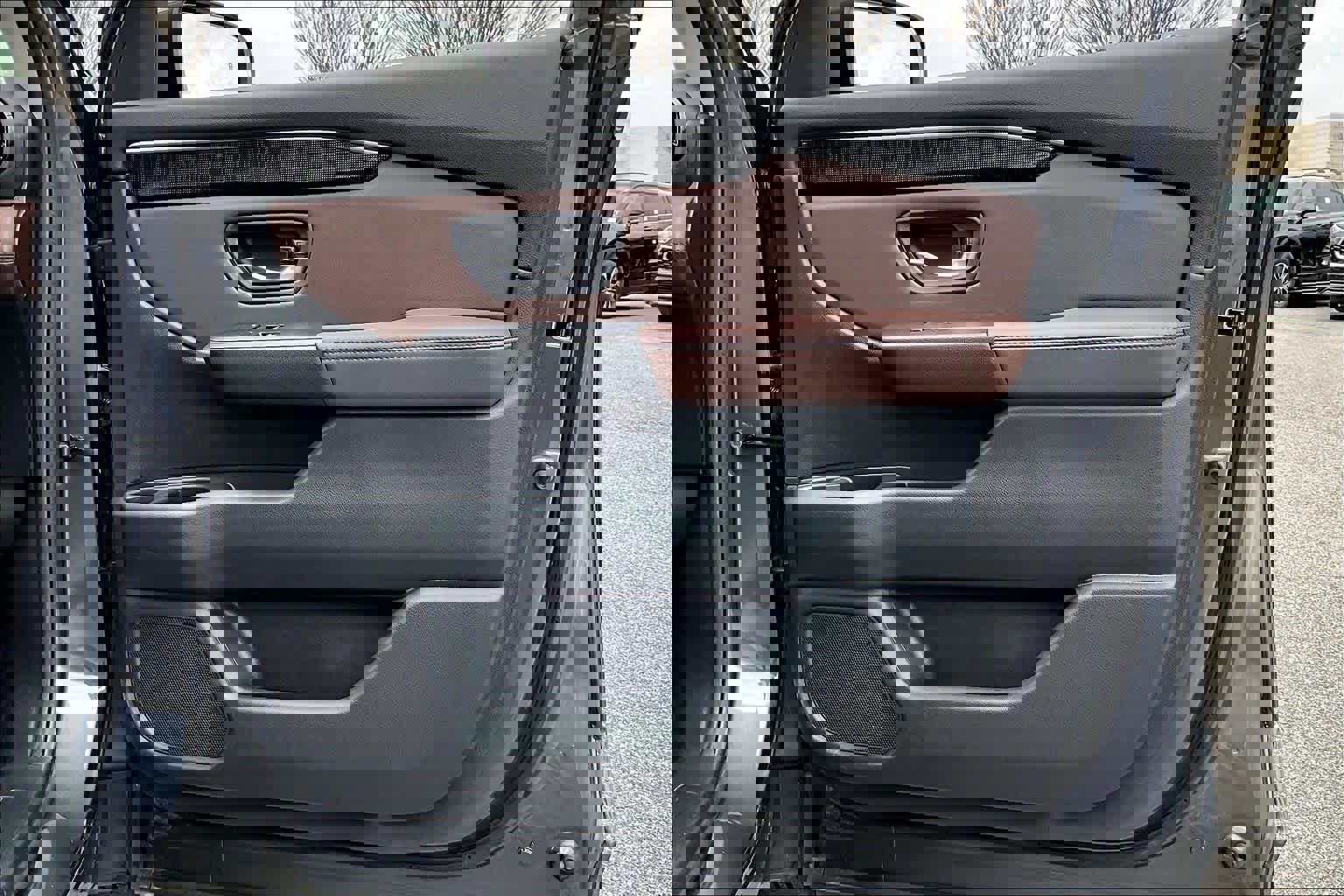 Used 2025 Honda Pilot Elite image 23