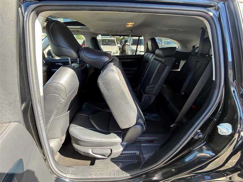Used 2023 Toyota Highlander XLE FWD image 22
