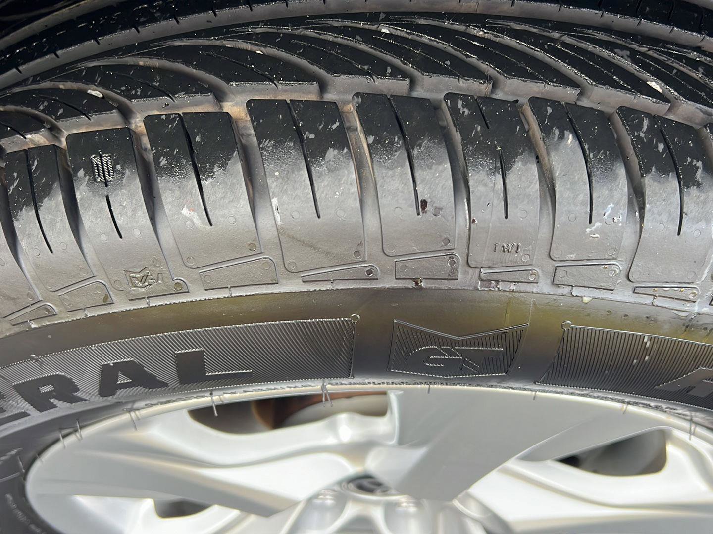 Used 2021 Toyota RAV4 XLE image 40