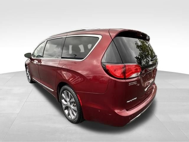 Used 2019 Chrysler Pacifica Limited w/ Tire & Wheel Group FWD image 5