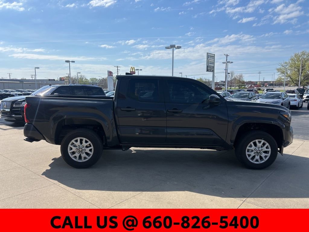 Used 2025 Toyota Tacoma SR5 image 4