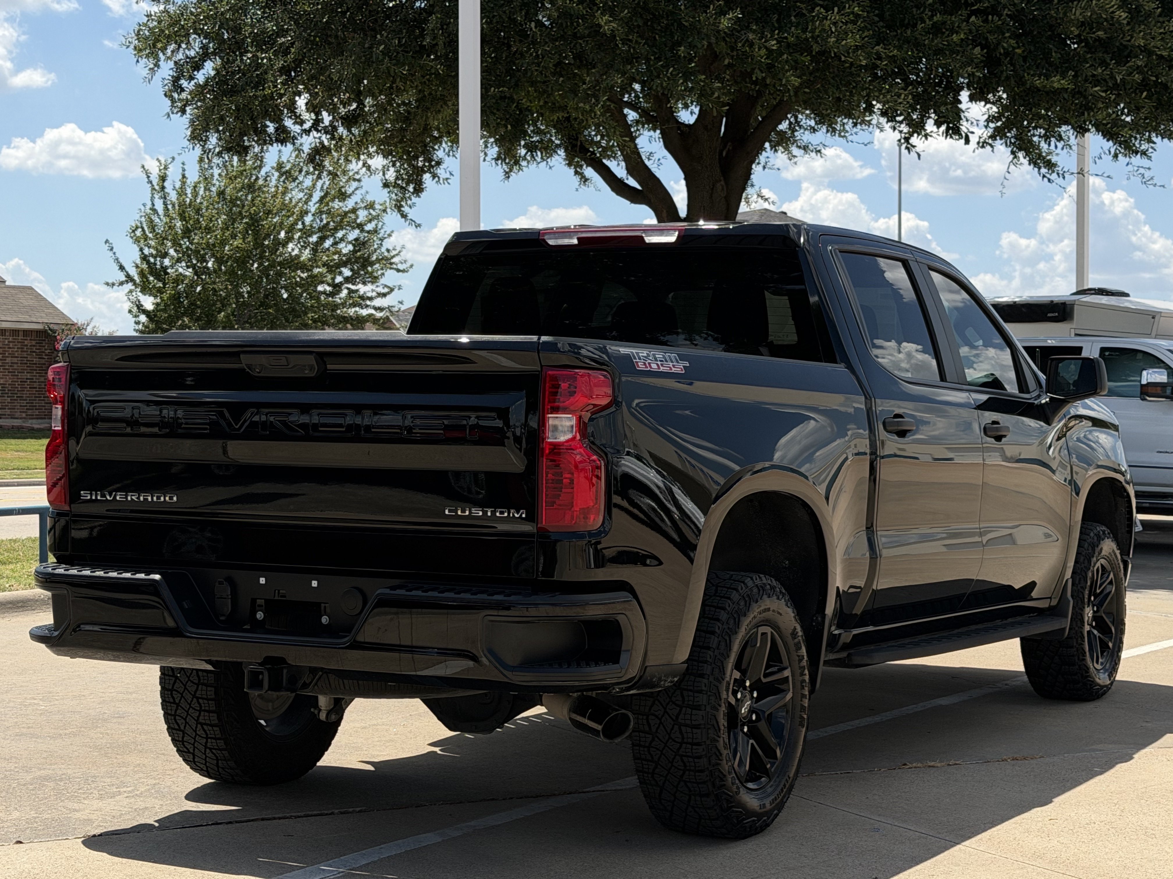 Used 2026 Chevrolet Silverado 1500 Custom Trail Boss AWD/4WD image 7