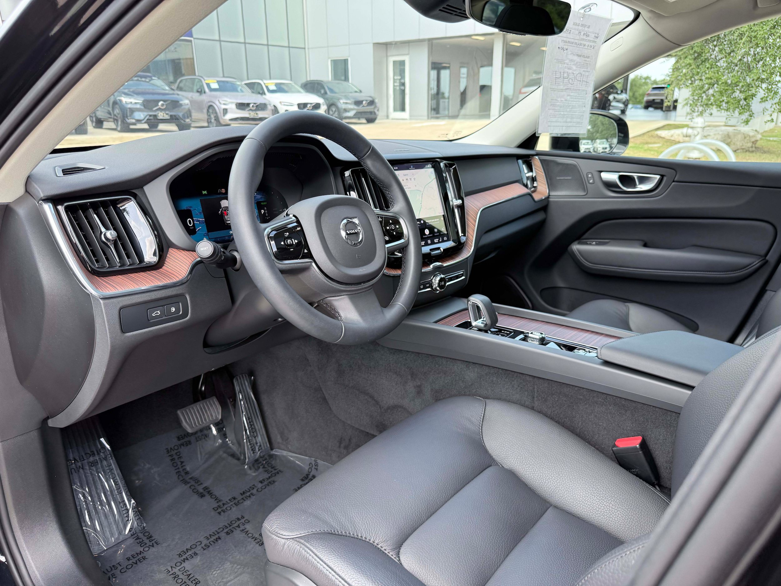 Certified 2024 Volvo XC60 T8 Plus AWD/4WD image 12