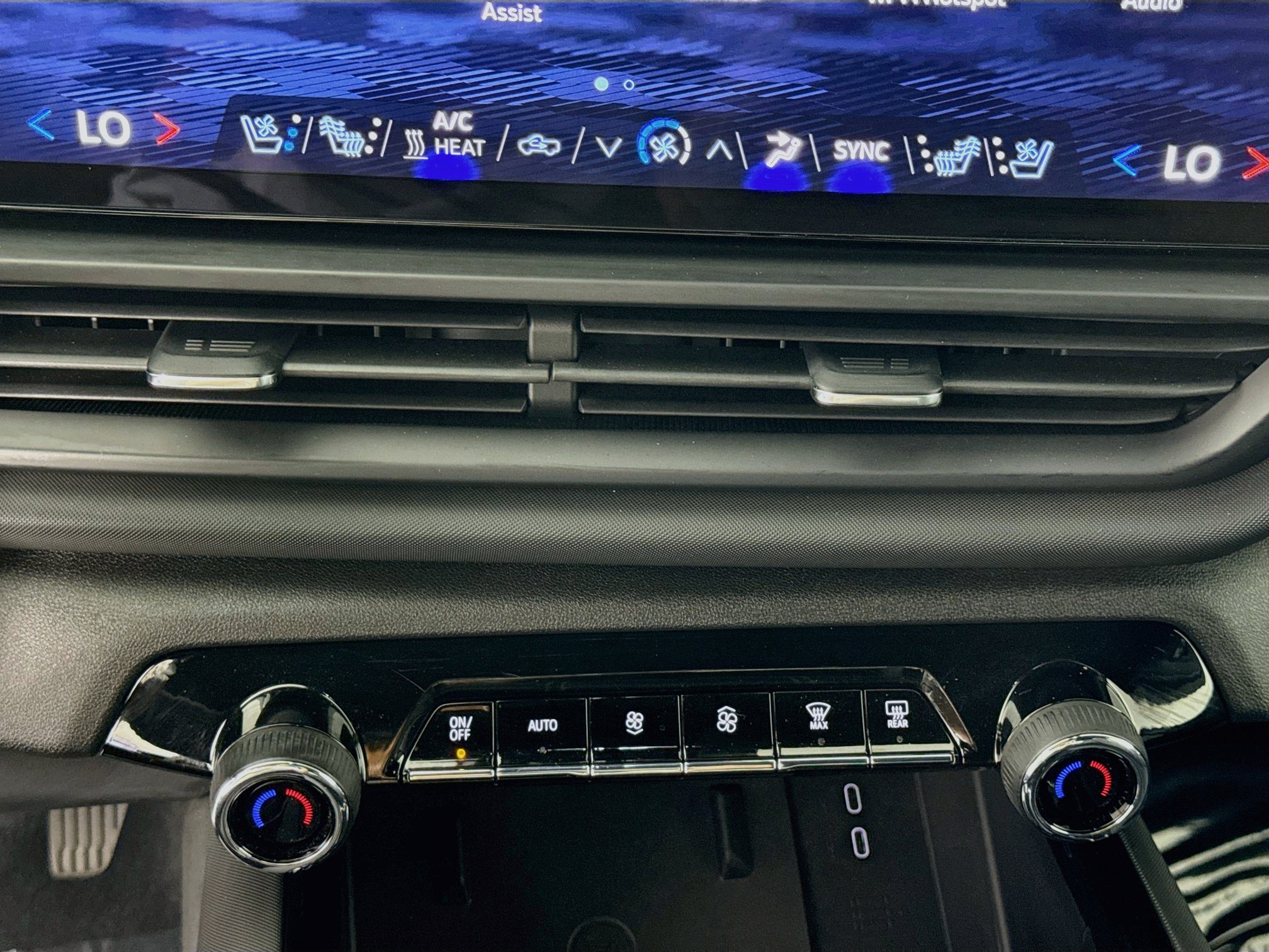 Used 2026 Chevrolet Silverado EV LT AWD/4WD image 18
