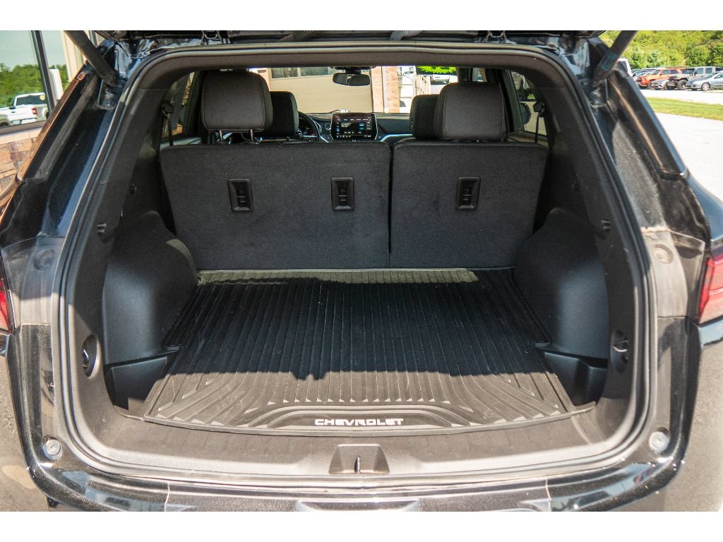 Used 2024 Chevrolet Blazer Premier w/ Enhanced Convenience Package FWD image 32