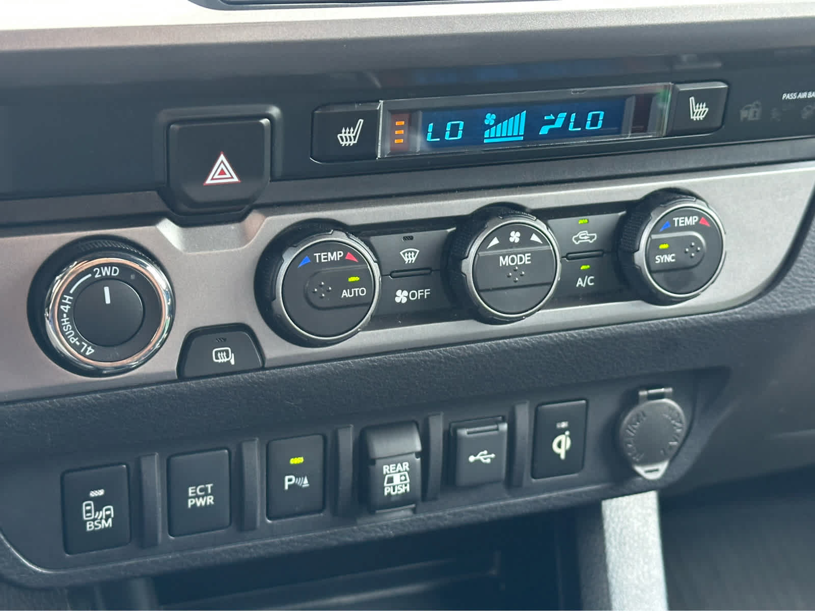 Used 2021 Toyota Tacoma Limited w/ Nightshade Package AWD/4WD image 17