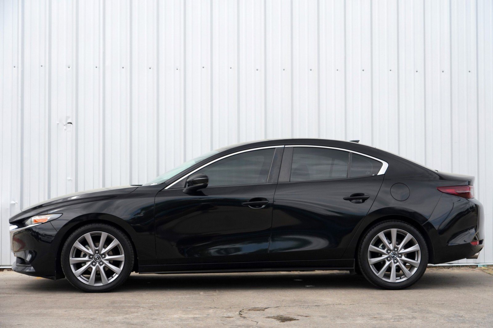 Used 2019 MAZDA MAZDA3 Sedan w/ Preferred Package image 8
