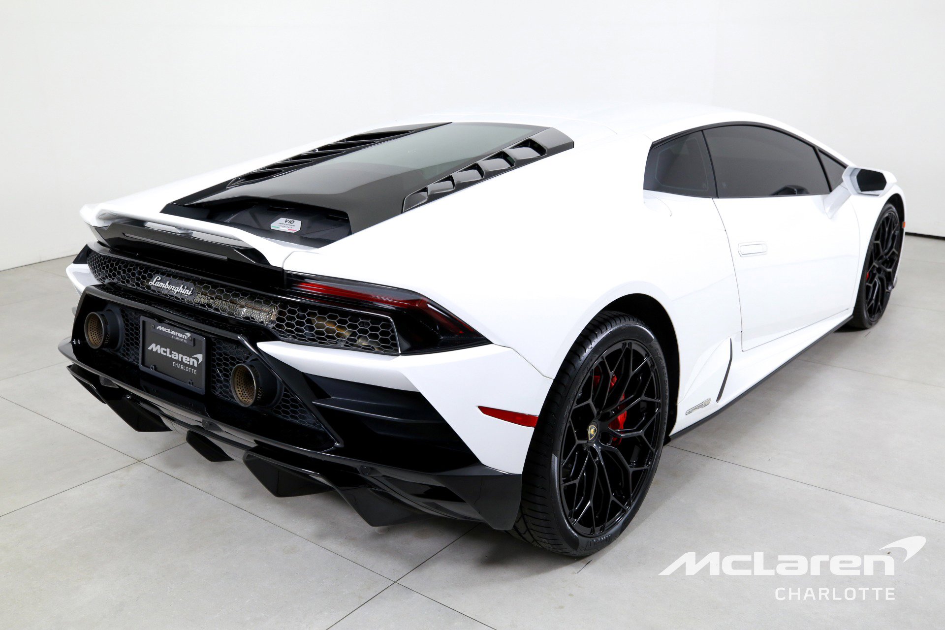 Used 2022 Lamborghini Huracan EVO RWD image 8