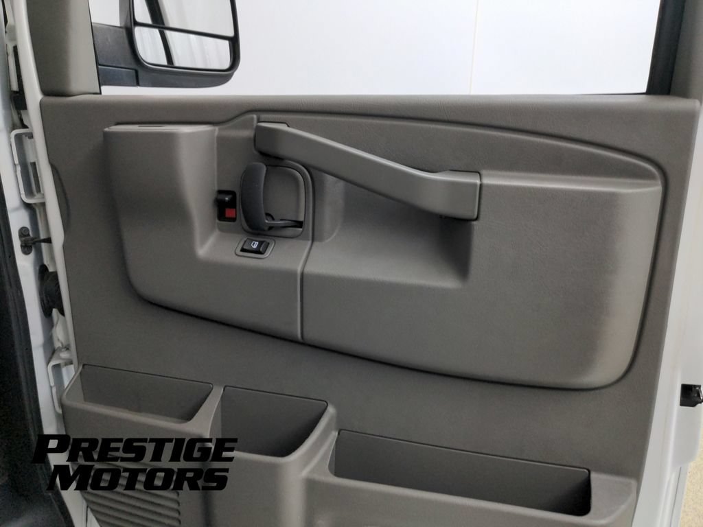 Used 2018 Chevrolet Express 3500 LT w/ LT Preferred Equipment Group RWD image 24