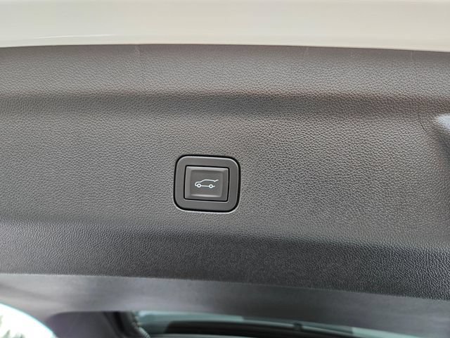 New 2026 GMC Yukon AT4 w/ AT4 Premium Plus Package AWD/4WD image 16