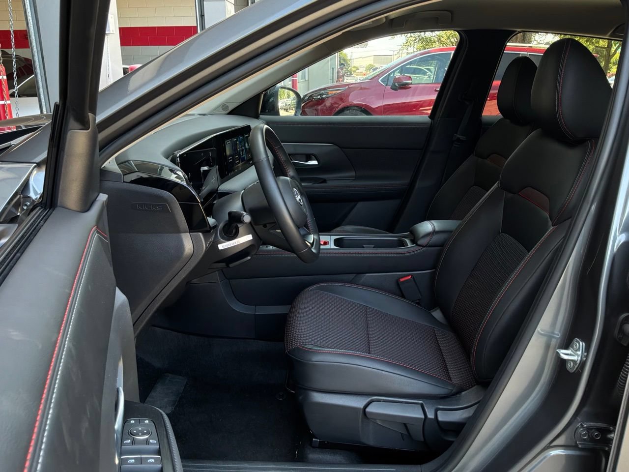 Used 2026 Nissan Kicks SR FWD image 10