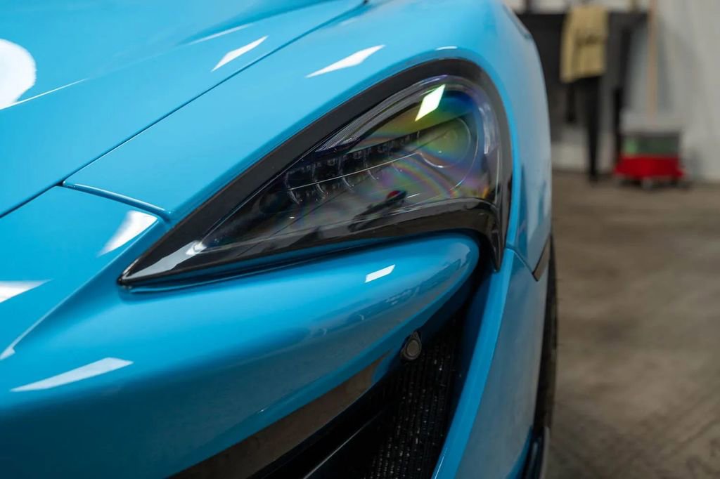 Used 2020 McLaren 600LT Spider RWD image 12