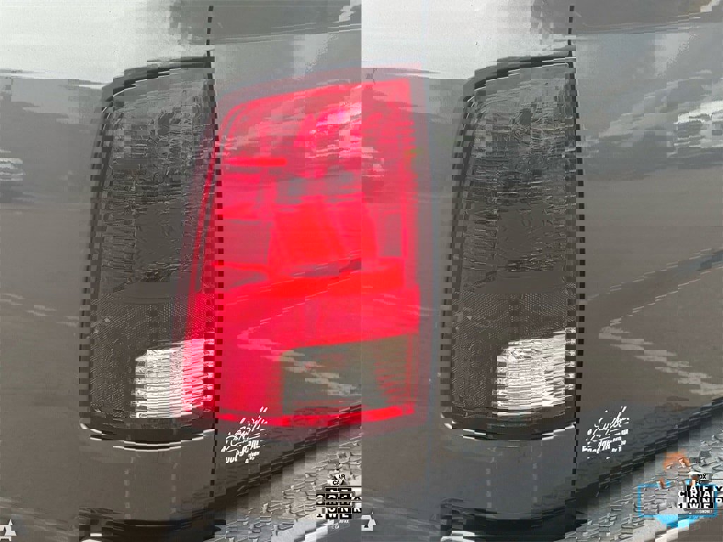 Used 2014 RAM 1500 Express image 10