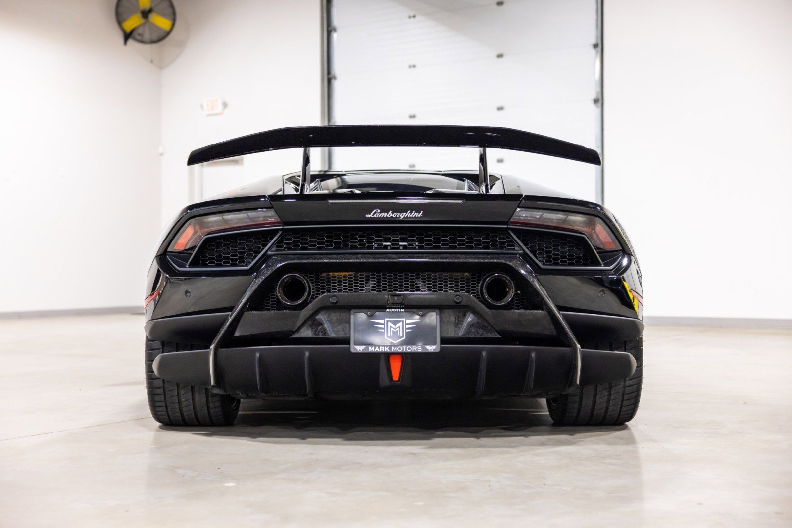 Used 2018 Lamborghini Huracan Performante AWD/4WD image 5