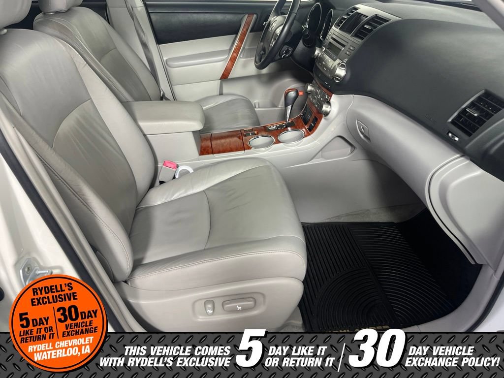 Used 2009 Toyota Highlander Limited w/ Extra Value Pkg 7 AWD/4WD image 16